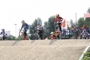 Zonnige BMX West competitie in Zoetermeer