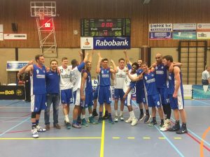 Basketbalheren Binnenland laten het even donderen in Barendrechtse basketbaltempel