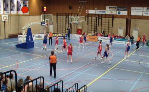 Basketbalsters Renes/Binnenland laten Loon Lions ontsnappen en liggen uit de play-offs