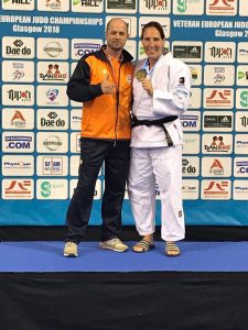 Miranda van Hengel Europees kampioen en JCR Judo meidenteam 5de van Nederland